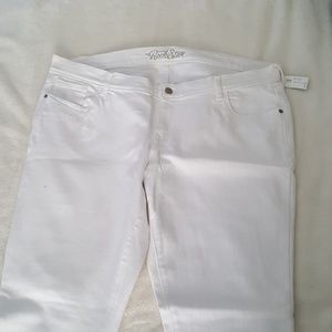 NWT White Old Navy Rockstar Skinny Jeans sz 18